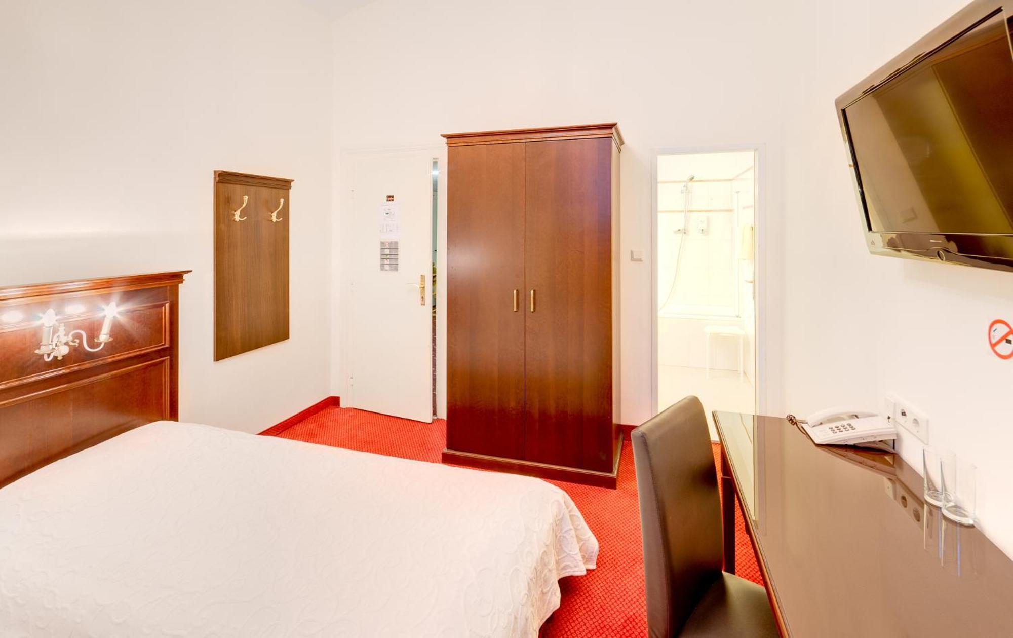Hotel Viktoria Schoenbrunn Vienna Exterior photo