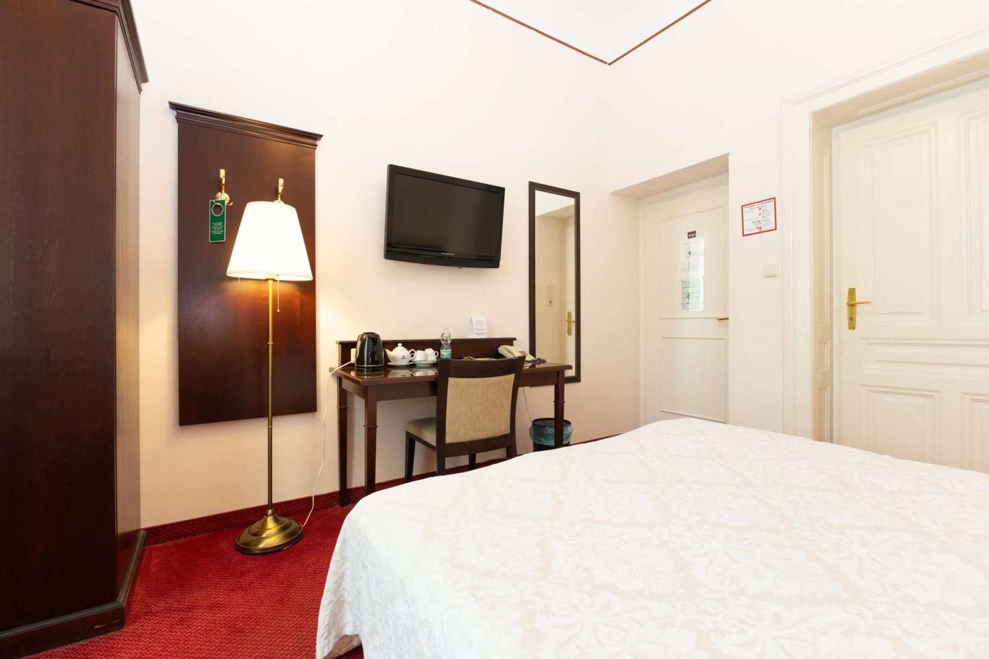 Hotel Viktoria Schoenbrunn Vienna Exterior photo