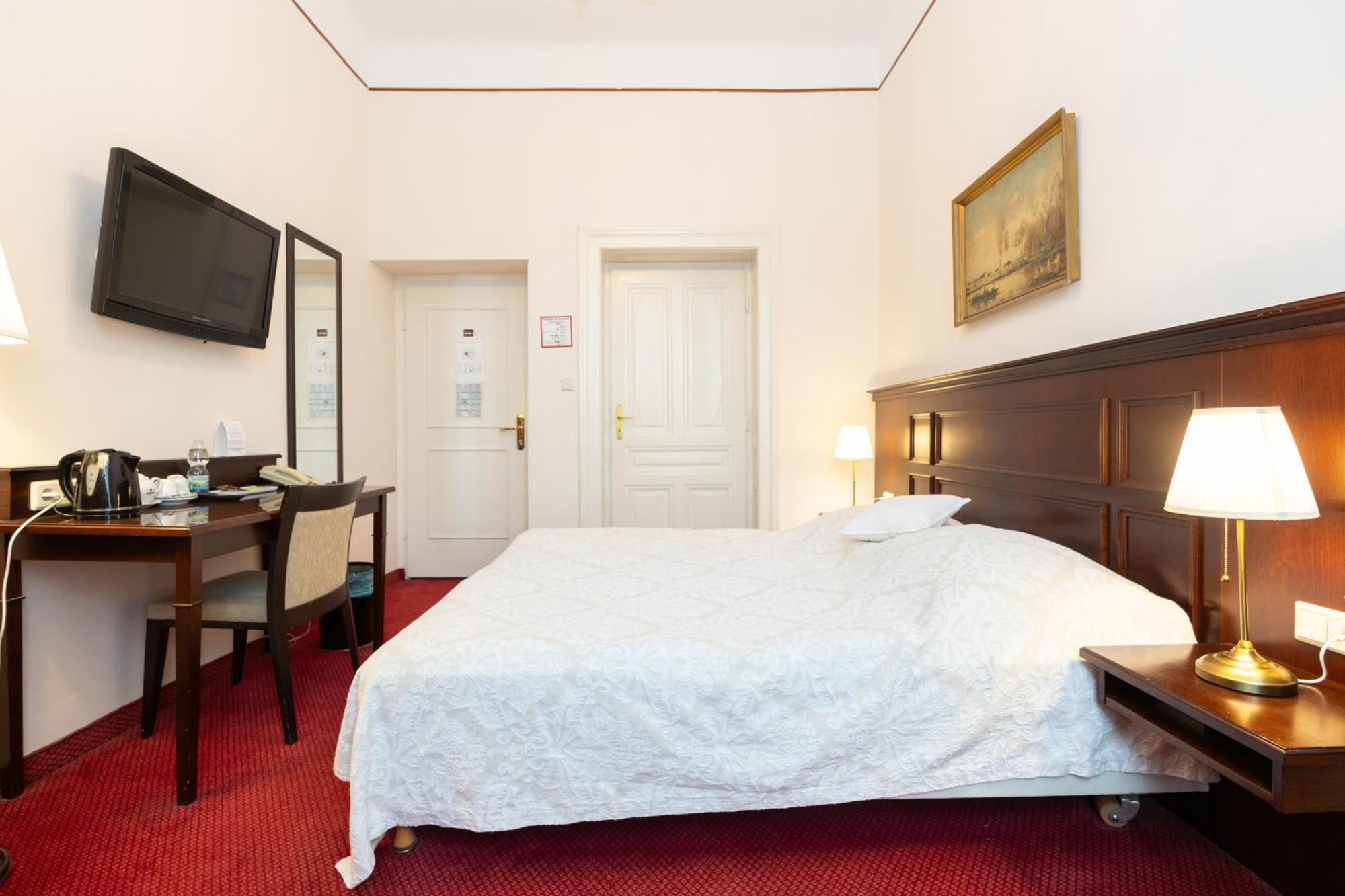 Hotel Viktoria Schoenbrunn Vienna Room photo