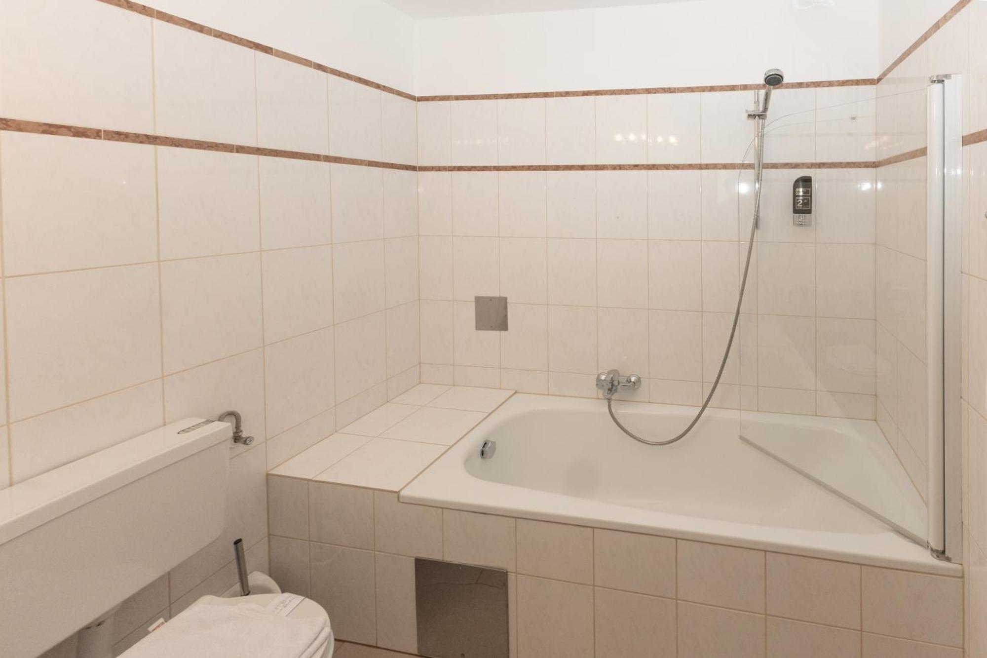 Hotel Viktoria Schoenbrunn Vienna Room photo