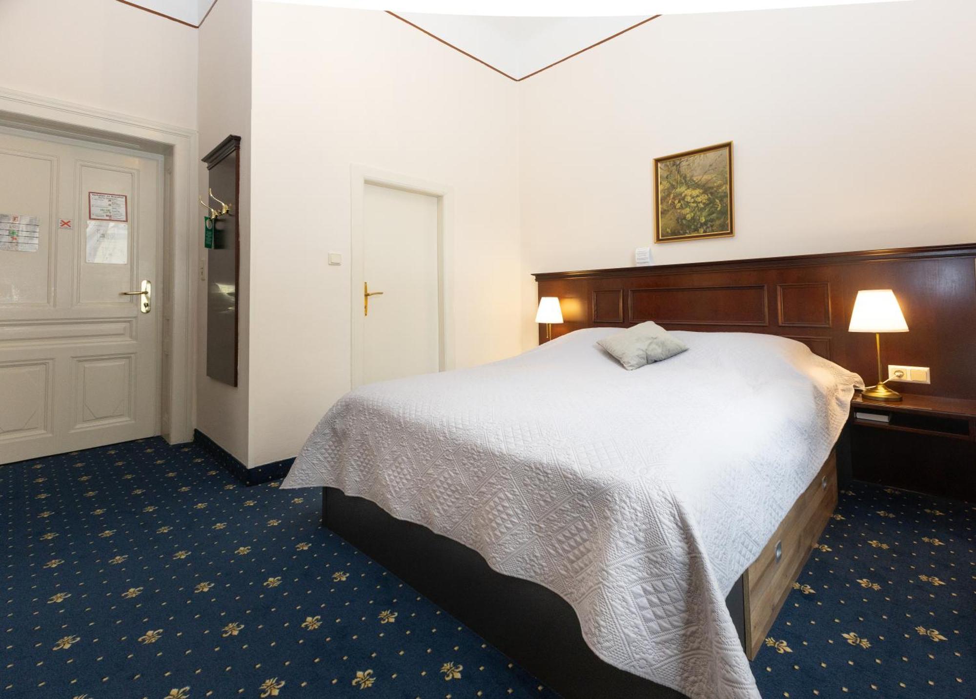Hotel Viktoria Schoenbrunn Vienna Room photo
