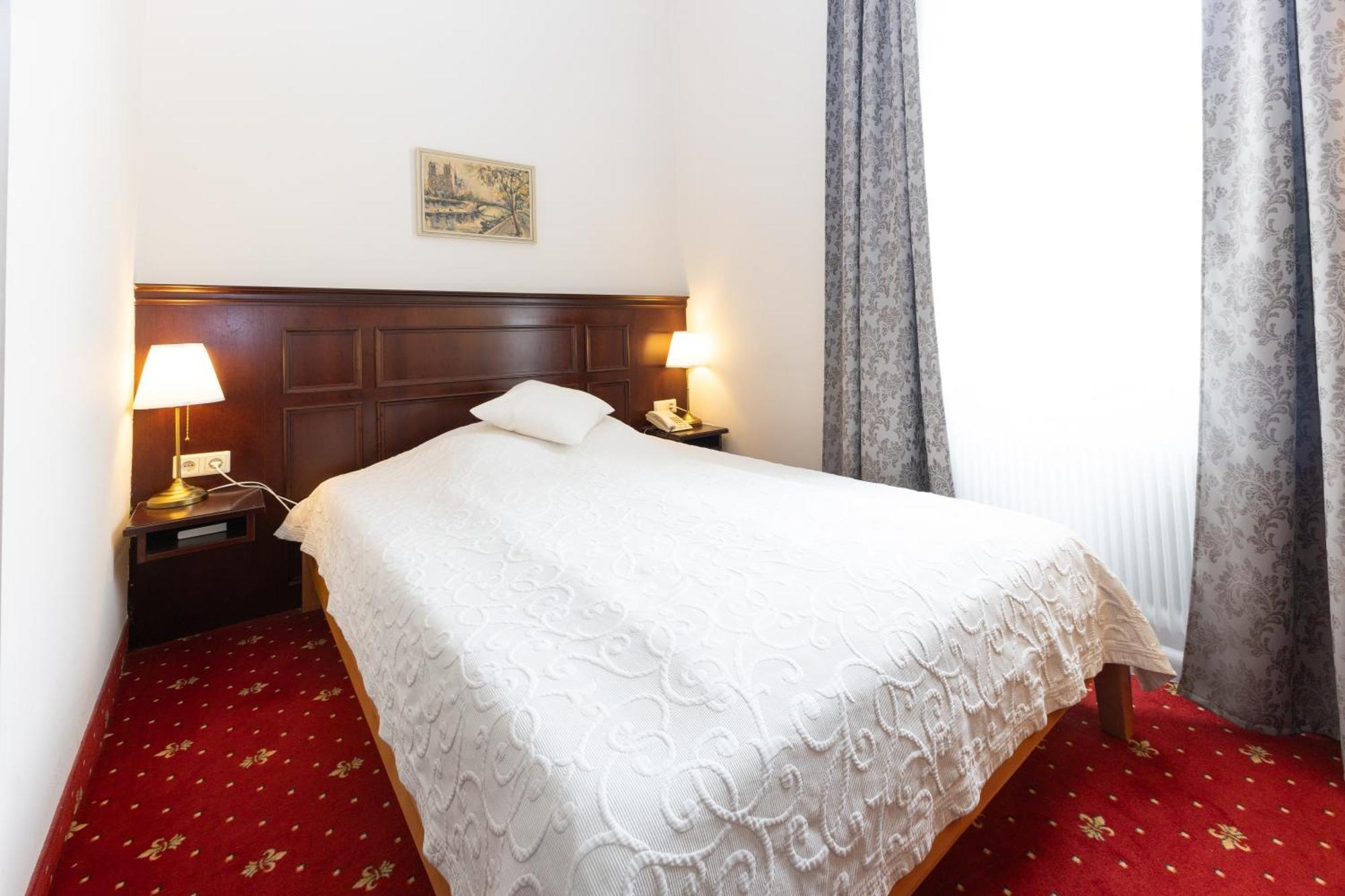Hotel Viktoria Schoenbrunn Vienna Room photo