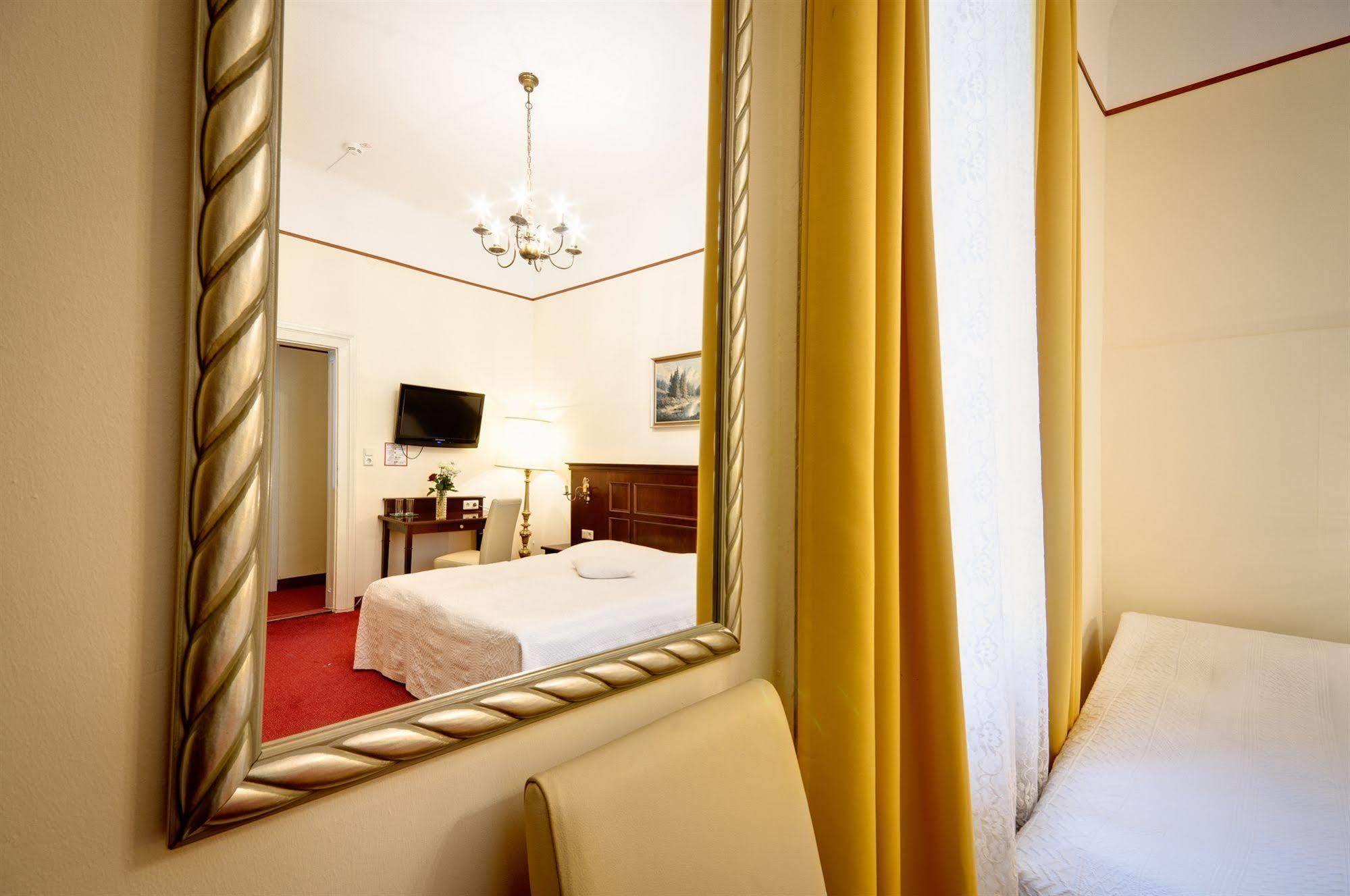 Hotel Viktoria Schoenbrunn Vienna Exterior photo